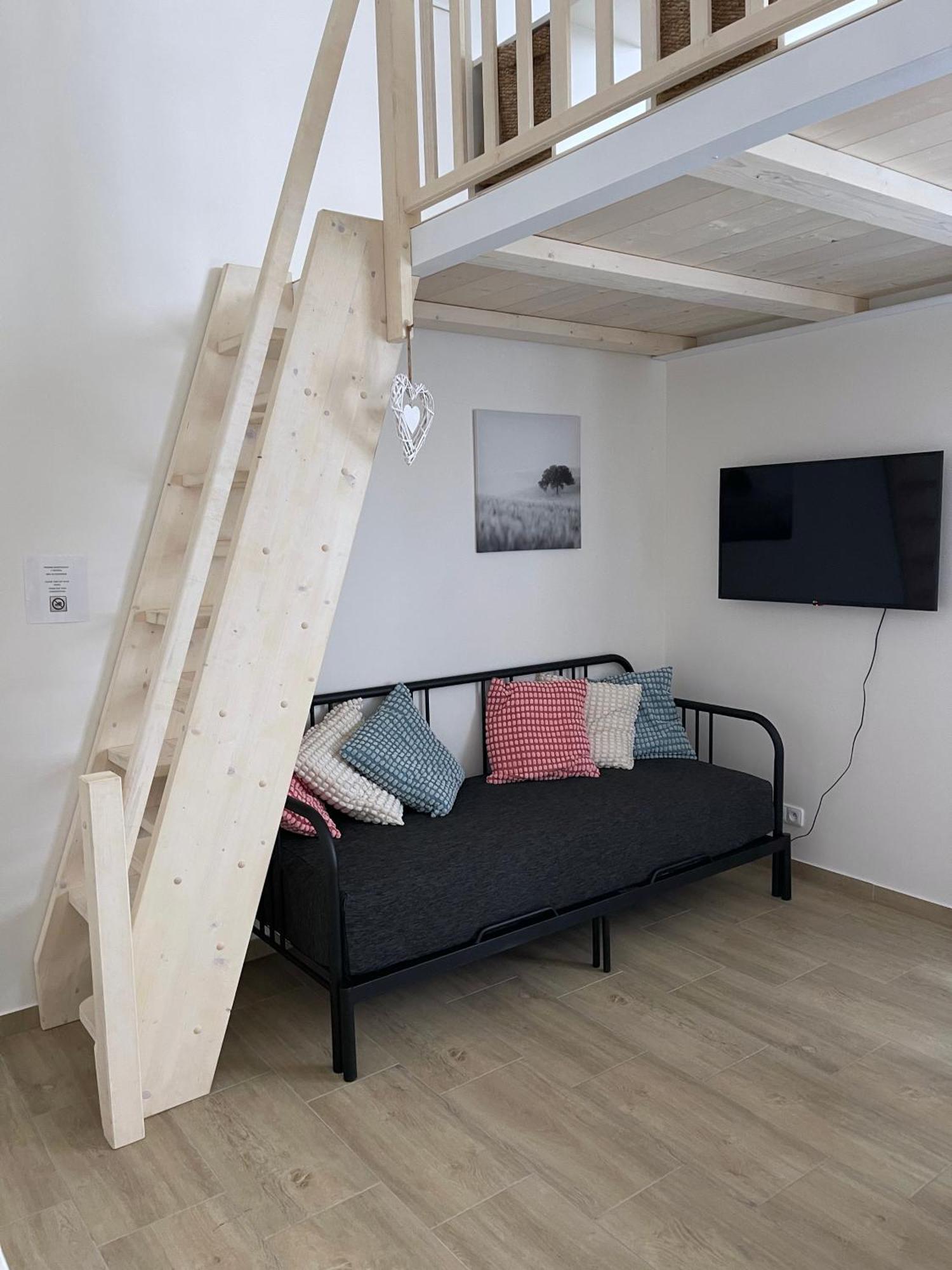 Comfortable Apartments Under The St. Barbara'S Cathedral กุตนาฮอรา ภายนอก รูปภาพ