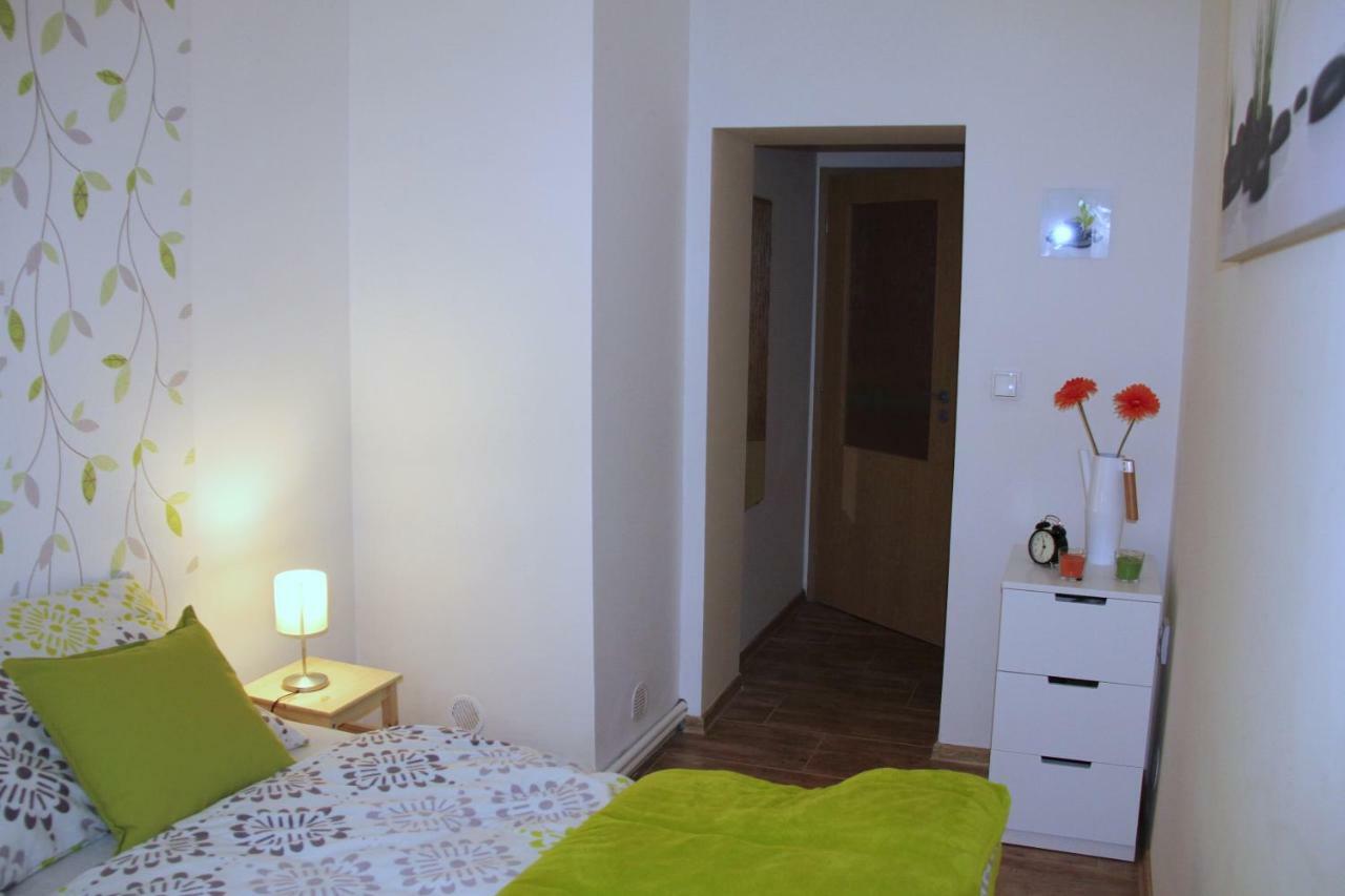 Comfortable Apartments Under The St. Barbara'S Cathedral กุตนาฮอรา ภายนอก รูปภาพ